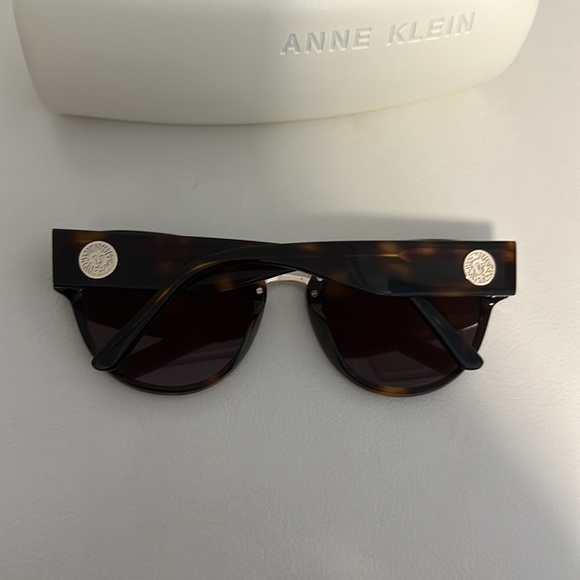 Anne Klein round tortoiseshell and champagne gold sunglasses - Picture 2 of 3